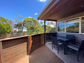 Melandy & the Little Gem, Inverloch